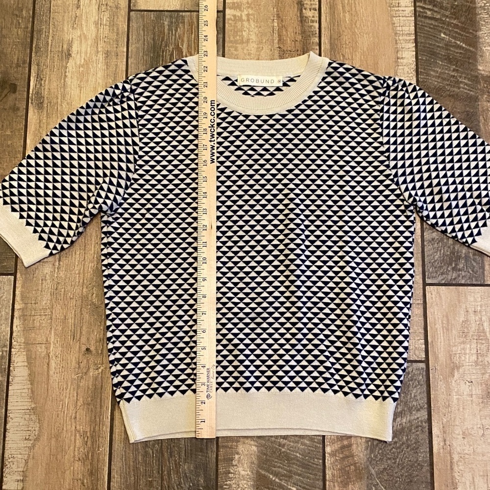 Grobund Geometric Pattern Sweater - Picture 11 of 11